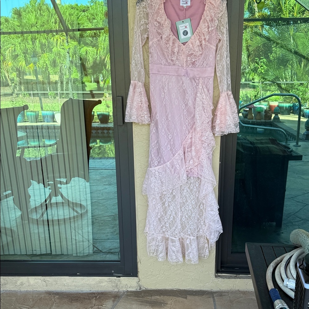 Chic Long Sleeve Pink Lace Dress